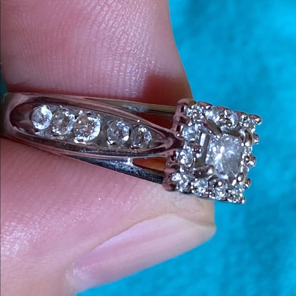 Keepsake 14k white gold size 7/8